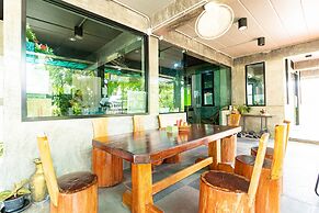 CS Klongtoey Grand Resort