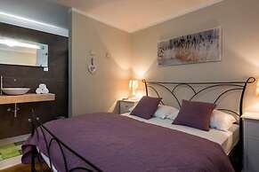 Holiday Home Secret Garden