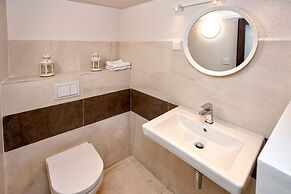 Holiday Home Secret Garden