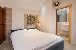 Holiday Home Secret Garden