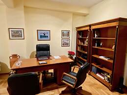 Chic Elegant New Apartment - Kolonaki