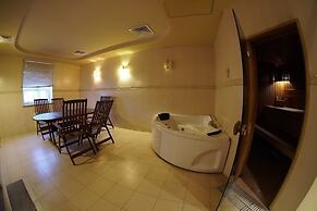 Armenian Village Park Hotel