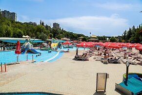 Armenian Village Park Hotel