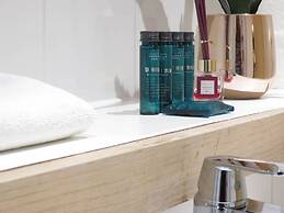 Tudors eSuites City Centre Apartment