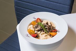 Holiday Inn Express Warsaw - Mokotow by IHG