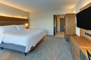 Holiday Inn Express & Suites Roanoke – Civic Center, an IHG Hotel