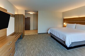 Holiday Inn Express & Suites Roanoke – Civic Center by IHG