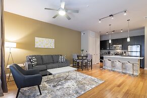 Luxury Med Center Fully Equipped King Sized Bed Condos