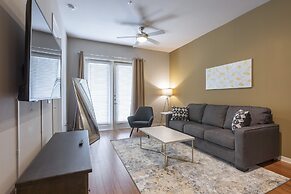 Luxury Med Center Fully Equipped King Sized Bed Condos