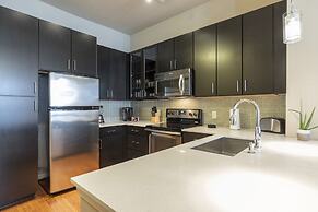 Luxury Med Center Fully Equipped King Sized Bed Condos