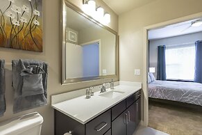 Luxury Med Center Fully Equipped King Sized Bed Condos