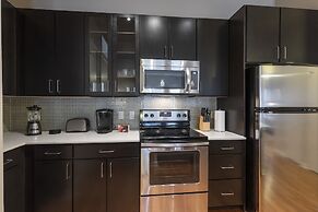 Luxury Med Center Fully Equipped King Sized Bed Condos