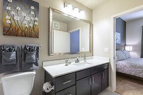 Luxury Med Center Fully Equipped King Sized Bed Condos