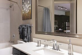 Luxury Med Center Fully Equipped King Sized Bed Condos