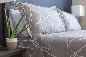 Luxury Med Center Fully Equipped King Sized Bed Condos