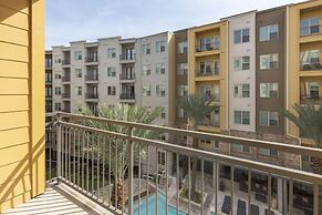 Luxury Med Center Fully Equipped King Sized Bed Condos