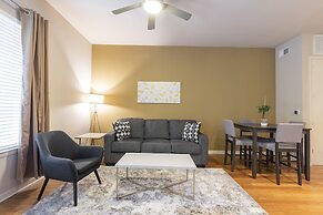 Luxury Med Center Fully Equipped King Sized Bed Condos