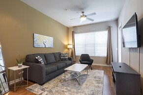 Luxury Med Center Fully Equipped King Sized Bed Condos