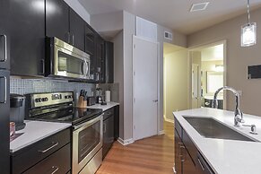 Luxury Med Center Fully Equipped King Sized Bed Condos