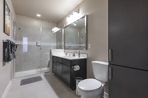 Luxury Med Center Fully Equipped King Sized Bed Condos