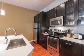 Luxury Med Center Fully Equipped King Sized Bed Condos