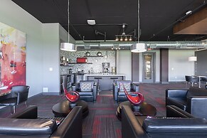 Luxury Med Center Fully Equipped King Sized Bed Condos