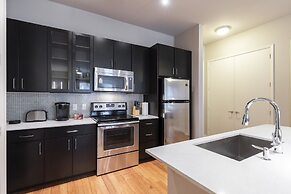 Luxury Med Center Fully Equipped King Sized Bed Condos