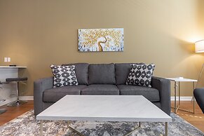 Luxury Med Center Fully Equipped King Sized Bed Condos