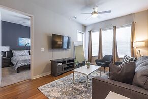 Luxury Med Center Fully Equipped King Sized Bed Condos