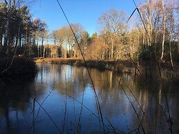 Hollicarrs - Honeycomb Lodge