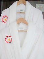 Hollicarrs - Honeycomb Lodge