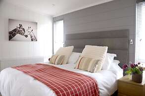 Hollicarrs - Honeycomb Lodge