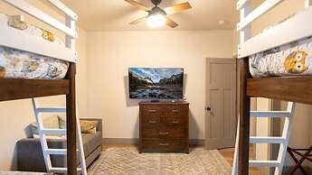 Scenic Wonders Half Dome Loft 3 Bedroom