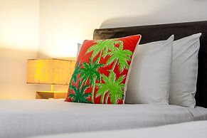 Luxury Apartment at Sea Temple Palm Cove 2 Bed 2 Bath