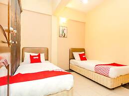 OYO 89703 B Link Hotel