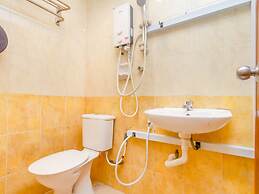 OYO 89703 B Link Hotel