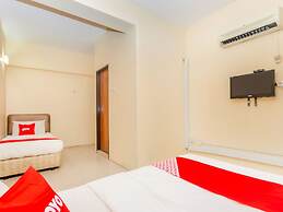OYO 89703 B Link Hotel