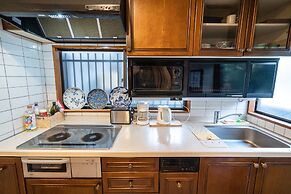 Villa Traditional Designer House Oyama