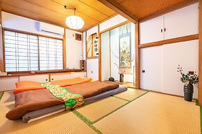 Villa Traditional Designer House Oyama