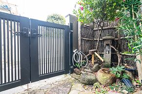 Villa Traditional Designer House Oyama