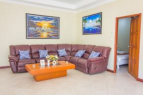 2 Bed Majestic Villa Near Beach