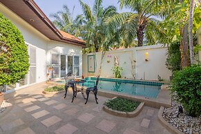 2 Bed Majestic Villa Near Beach