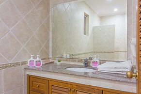 2 Bed Majestic Villa Near Beach