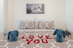 Phuket Palace Condominium by Ale