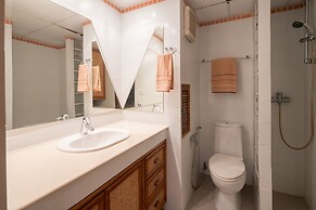 Phuket Palace Condominium by Ale