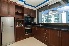 Phuket Palace Condominium by Ale