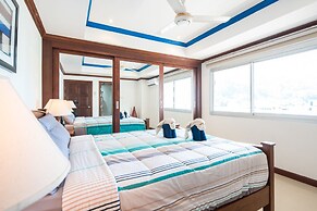 Phuket Palace Condominium by Ale