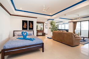 Phuket Palace Condominium by Ale