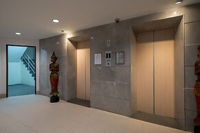 Phuket Palace Condominium by Ale