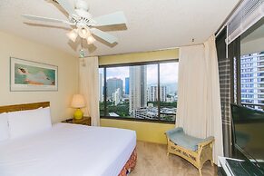 Spacious Condos with Private Balcony at Discovery Bay - Free Wifi, Nea